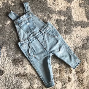 Old Navy girl 12-18 months overalls like new condition